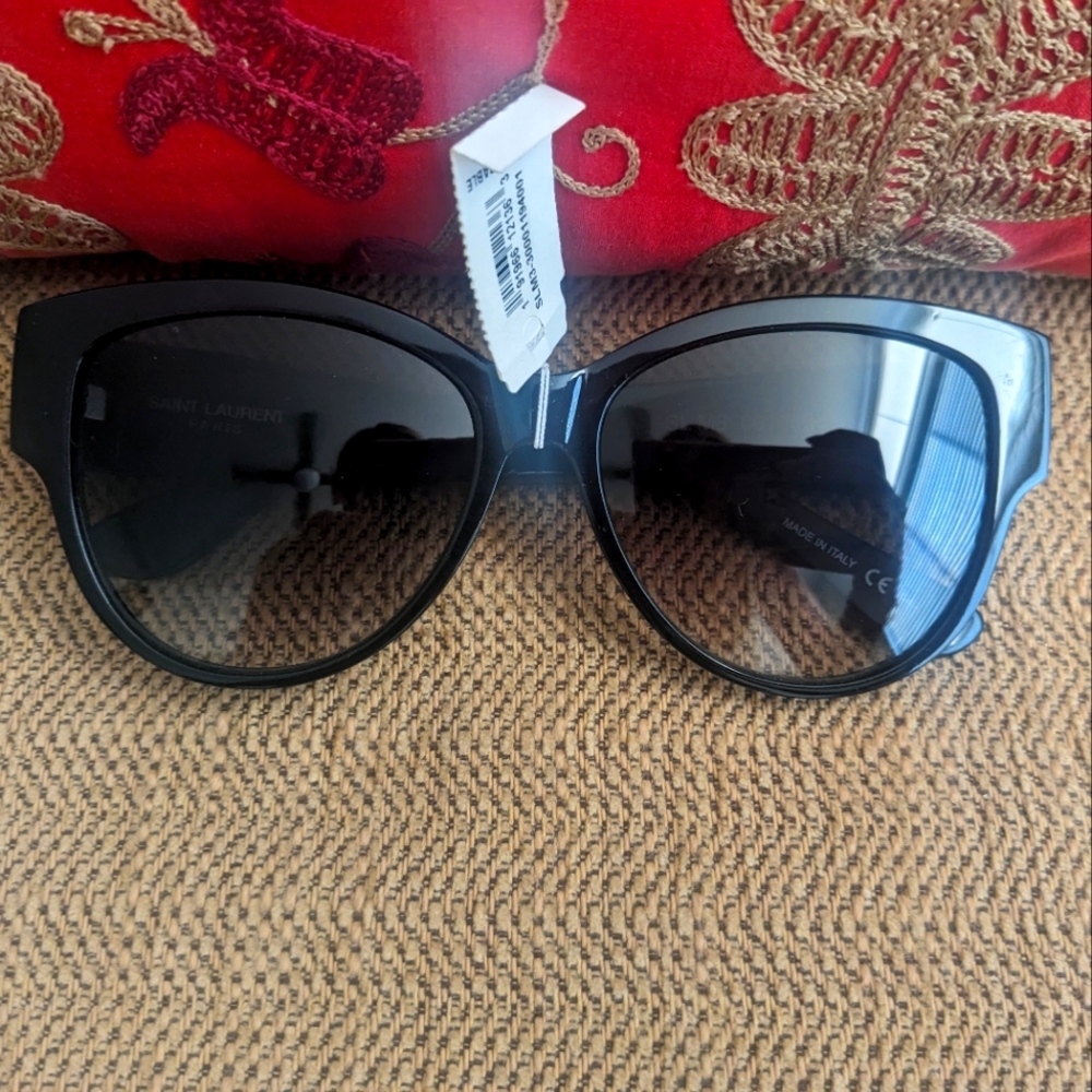 BRAND NEW GENUINE WOMENS YSL SUNGLASSES